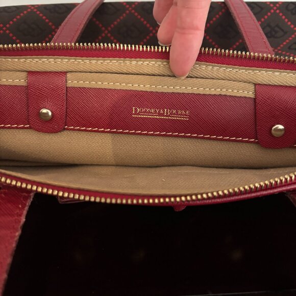 brahmin duxbury satchel chamber Dooney Bourke Black Red Signature Print Red Leather Medium Tassel  Shoulder Bag